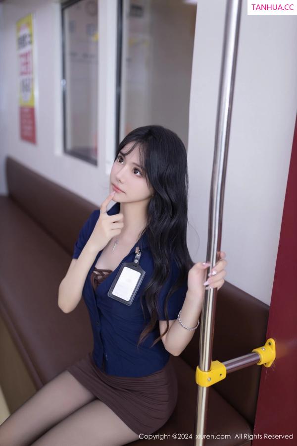   [XiuRen]高清写真图 2024.03.01 No.8167 幼幼 黑丝美腿第13张图片
